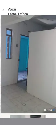 alugo casa pequena