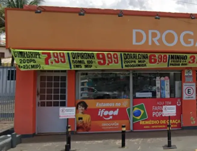 ALUGO LOJA EM ARNIQUEIRAS EM FRENTE AO DONA DE CASA 