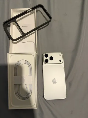 Iphone 17 pro max - Silver - Estado de novo