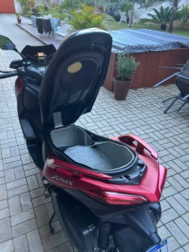 X Max muito nova