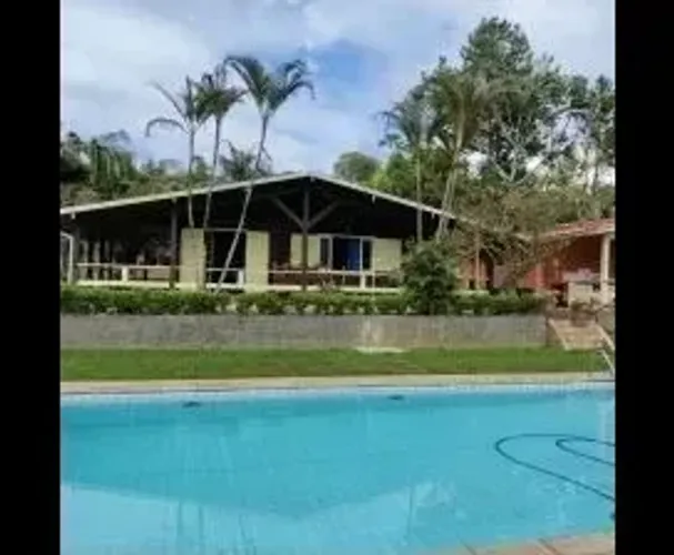 Fazenda/Sítio/Chácara para venda tem 12200 metros quadrados com 4 quartos