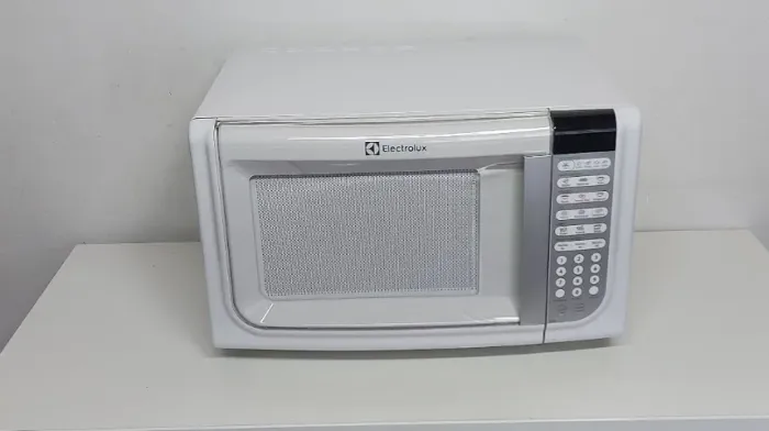 Microondas Electrolux 31litros - MEF41-127v- ac. Cartão