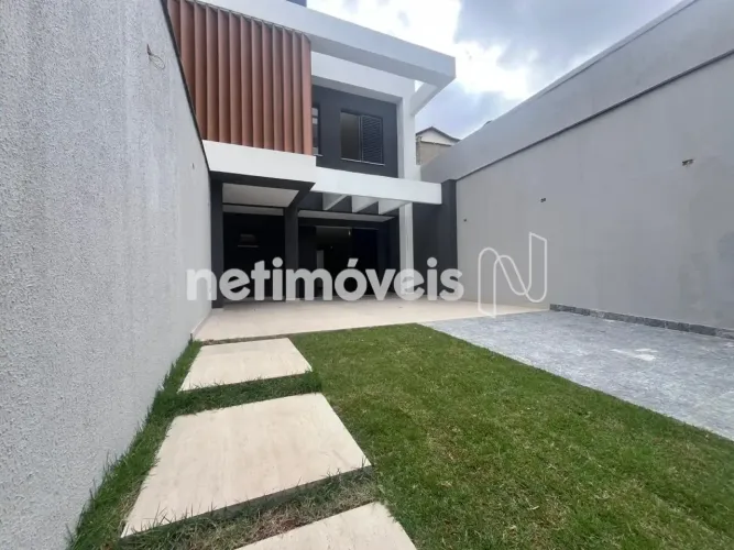 Casa Geminada Alto Padrão | 3 Suítes | Ouro Preto - BH