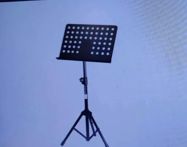 Estante de partitura on stage zero