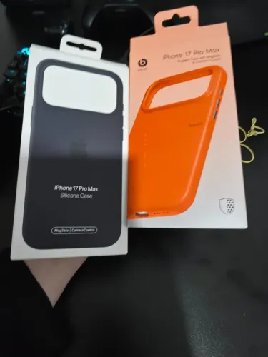 Cases Originais Apple Silicone e Beats Rugged Laranja para iPhone 17 Pro Max