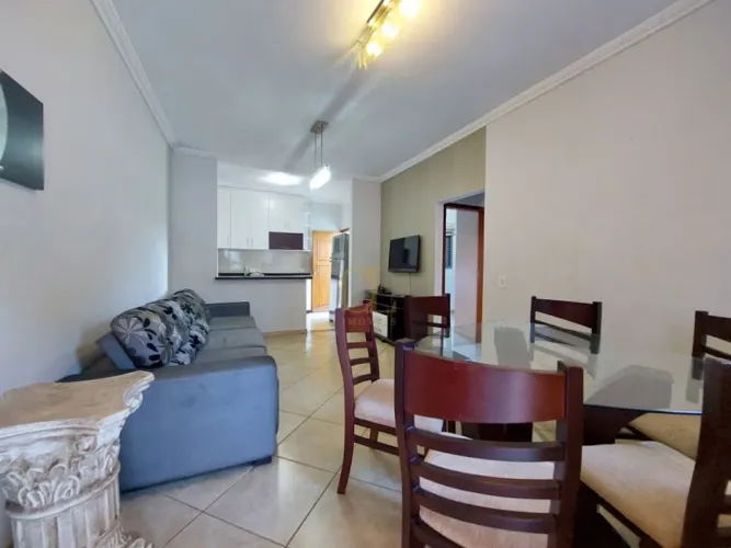 Casa mobiliada, 03 quartos sendo uma suíte - Jardim Brasília - Londrina/PR