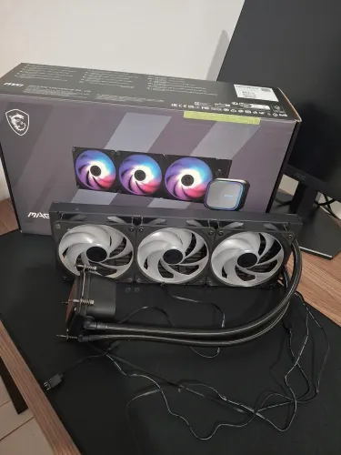 WaterCooler MSI Mag Coreliquid A13 360 - 1 mês de uso
