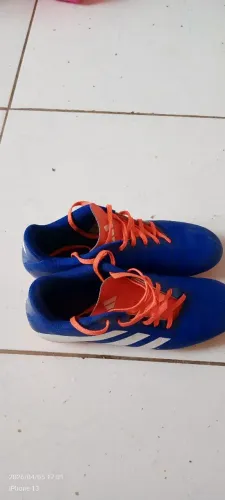Chuteira de futebol de travas