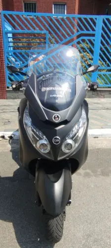 Vendo Maxsym 400i em ótimo estado.