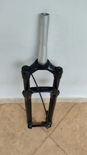 Suspensão Rock Shox Judy Silver 100mm Boost
