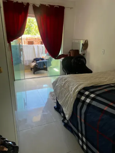Alugo casa no Tancredo neves