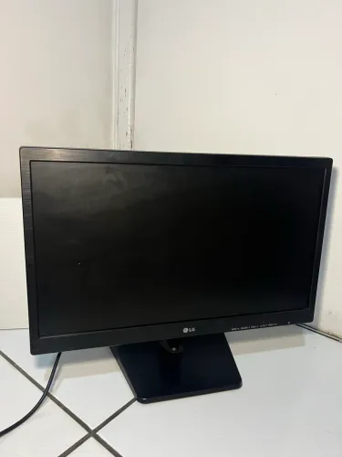 Monitor LG 20" + Adaptador HDMI
