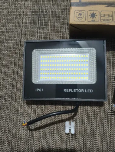 Vendo 2 refletores Super Led 400w,Prova D'água Branco