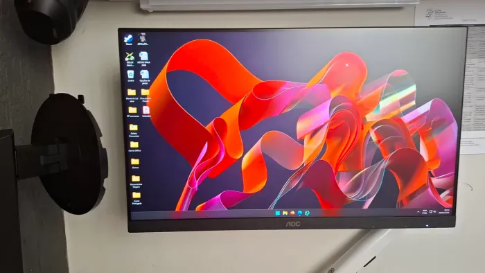 Monitor AOC + Braço articulado 