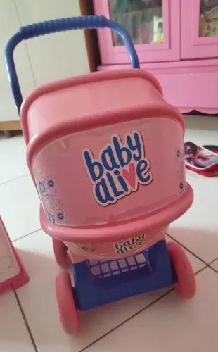 Carrinho de boneca baby Aline