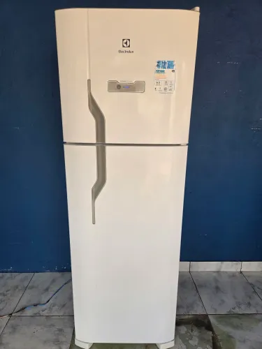 Vendo geladeira Electrolux 
