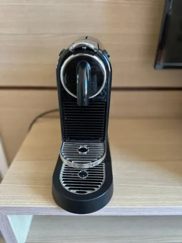 Cafeteira Nespresso citiz preta