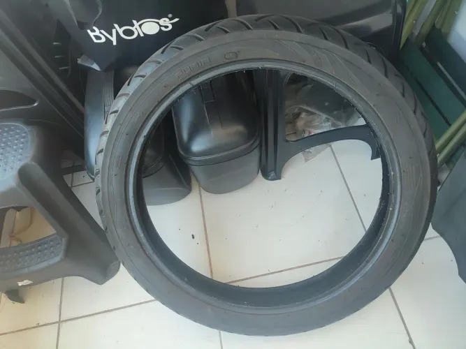 Pneu dianteiro Cinborg Fúria Pro para Royal Enfield Meteor/Classic/Hunter 350