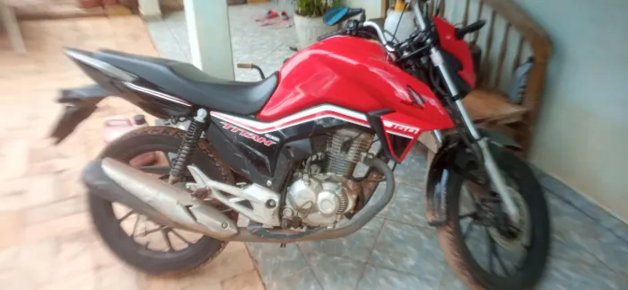 Estou vendendo essa moto 14,000 reais