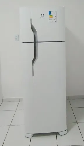 Geladeira Eletrolux 260 Litros