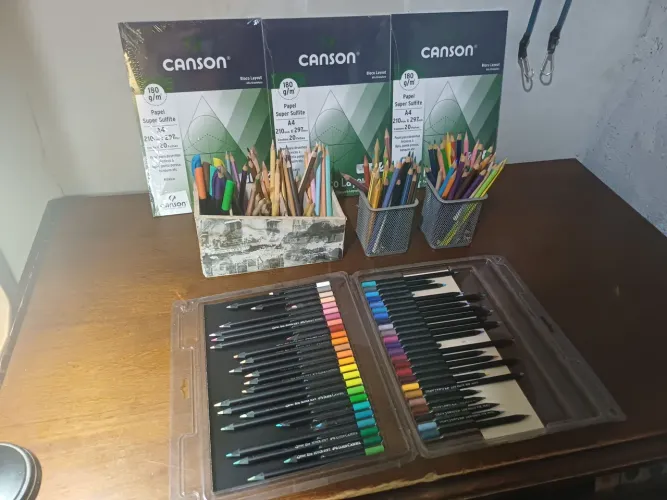 Kit Desenho Faber Castell, Giotto, Tris + Papel Canson 180g