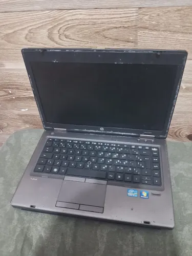 Notebook antigo quebrado pra retirar peças 