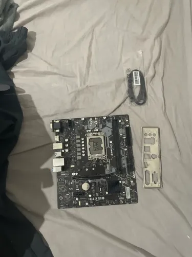Placa mãe H610m biostar
