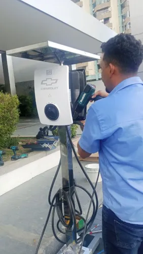 Fábricamos vários modelos de totem para carregadores Veiculares