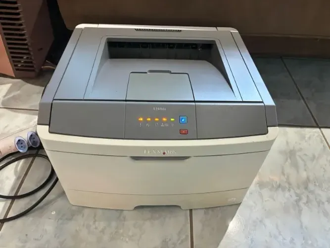 Impressora Laser Lexmark E260dn (defeito)