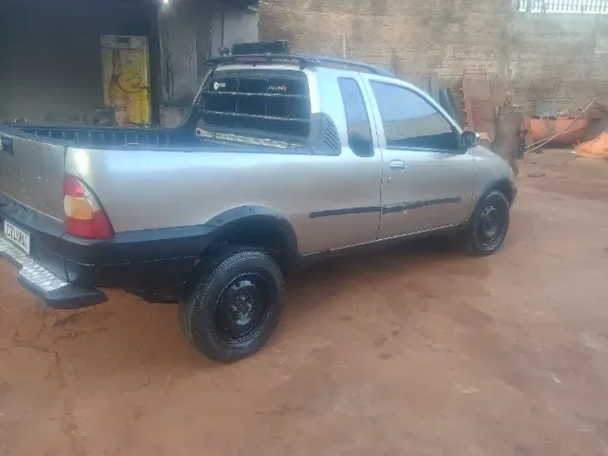 Fiat Strada LX 1.6 MPI 16V 2000