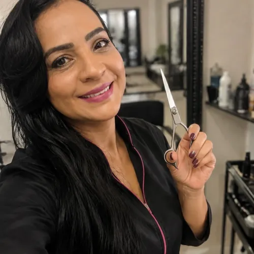 Cabeleireira e manicure pedicure a domicílio