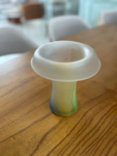Vaso leitoso de mesa