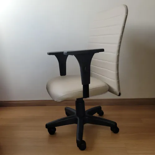 Cadeira semi nova
