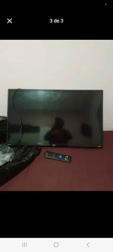 vendo TV 32 polegadas Philco para retirada de peças. A imagem não aparece.