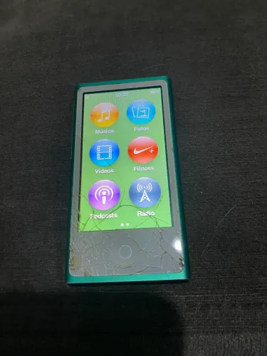 Vendo iPod 8 com o vidro quebrado