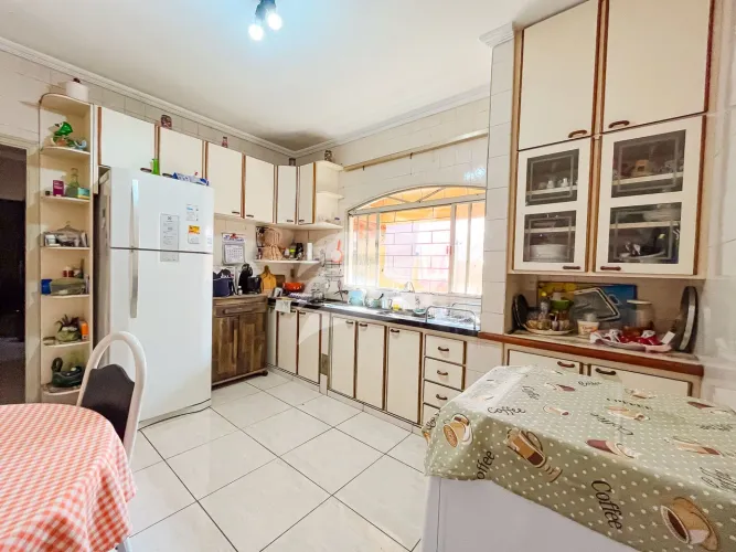 Casa com 3 quartos e 3 banheiros no Bairro Planalto, Araçatuba/SP