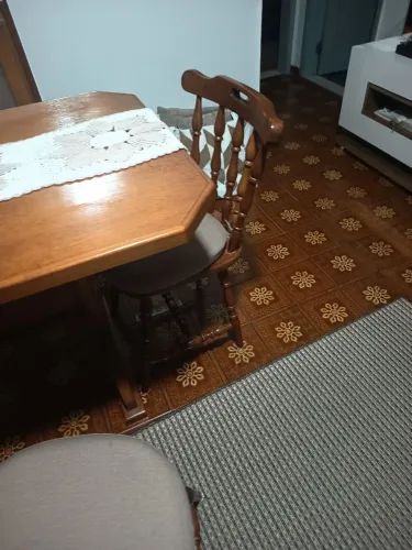 Mesa com sofá 