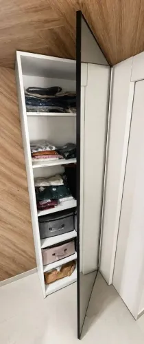 Armário Planejado com Espelho em MDF - Excelente Estado