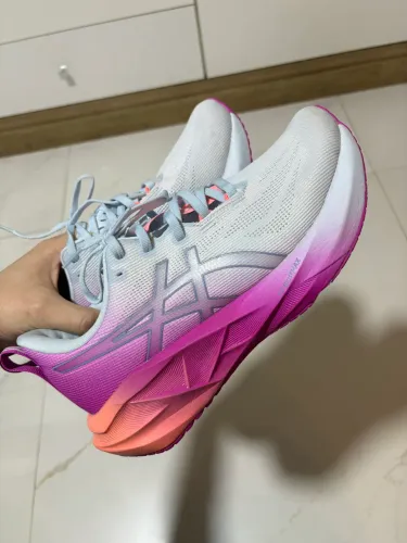 Tênis Asics Novablast 5 
