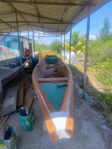 Vende-se canoa estaleiro do Márcio