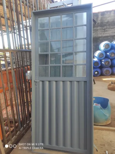 Porta 2,10x 80 chapa 18 600,00 reais