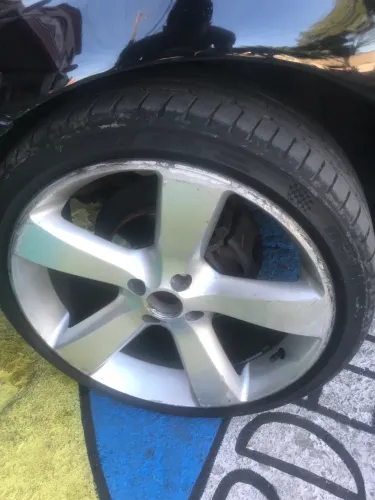 A venda - Rodas aro 18 Pneus novos Delinte perfil 205 - 40