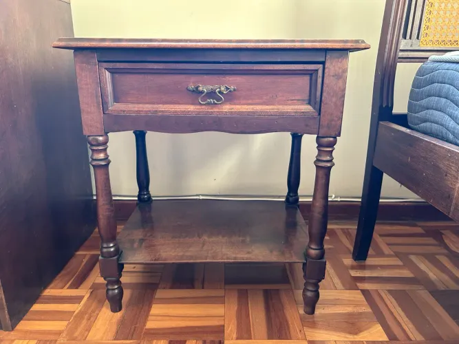 Mesa de cabeceira