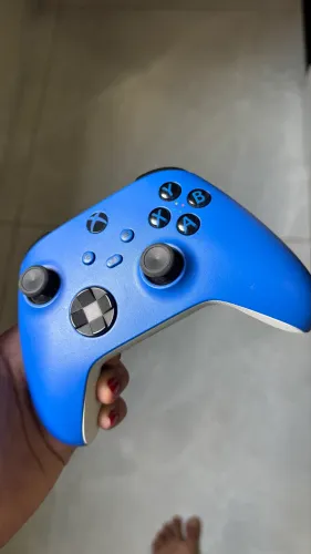 Controle de Xbox seminovo 
