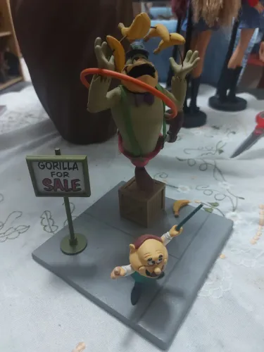 Gorila maguila mcfarlane toys hanna barbera