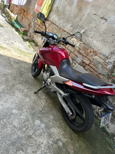 Quem tiver interesse chama no Zap moto muito nova zap *