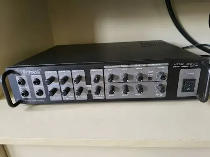 Amplificador Newell Videokê Profissional VDK-4000 400RMS revisado