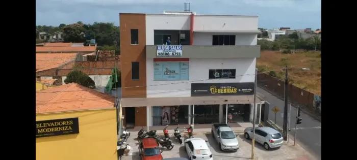 Prédio comercial no Araçagy