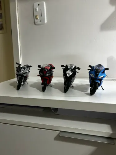 4 mini motos de metais 17cm