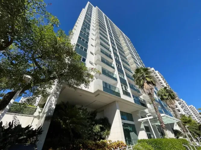 Apartamento de 2 quartos na Barra da Tijuca 2 suítes, vista para lagoa e infraestrutura co